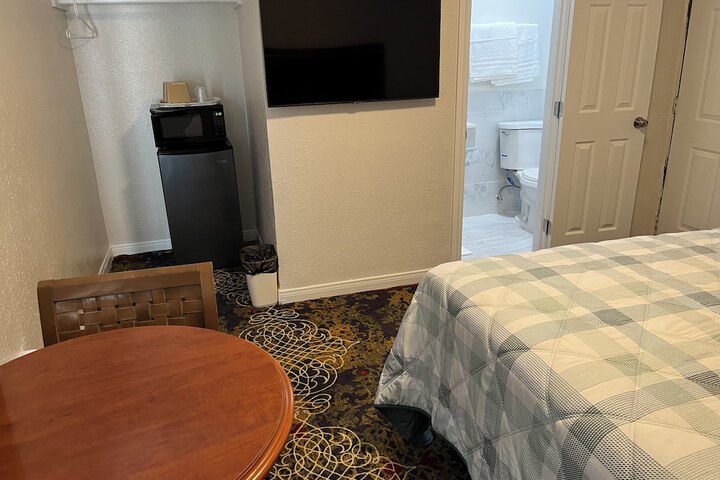 Room 20 of 23