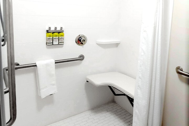 Room 11 of 42