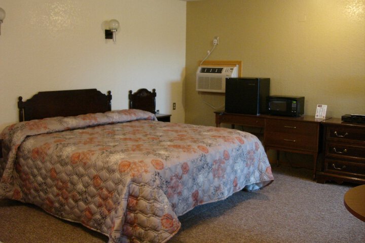 Room 21 of 38
