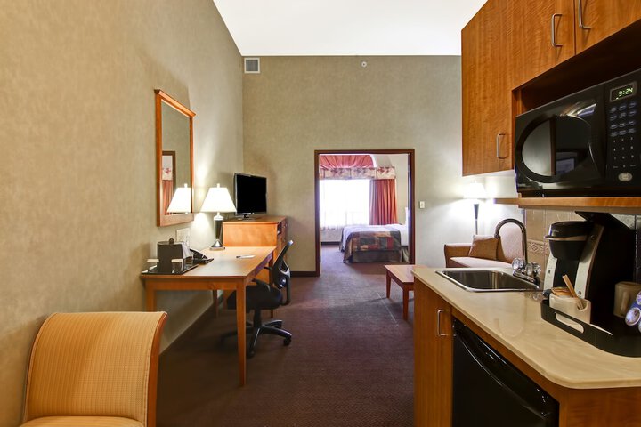 Room 25 of 40