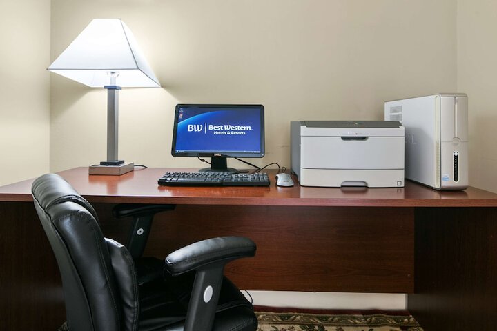 Business Center 24 of 24
