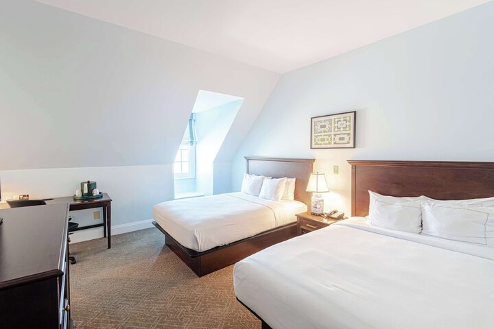 Room 100 of 166