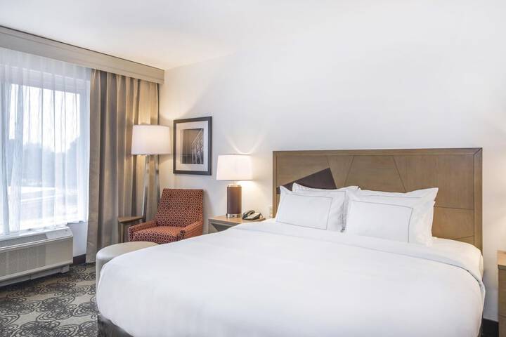 DoubleTree by Hilton Raleigh - Cary