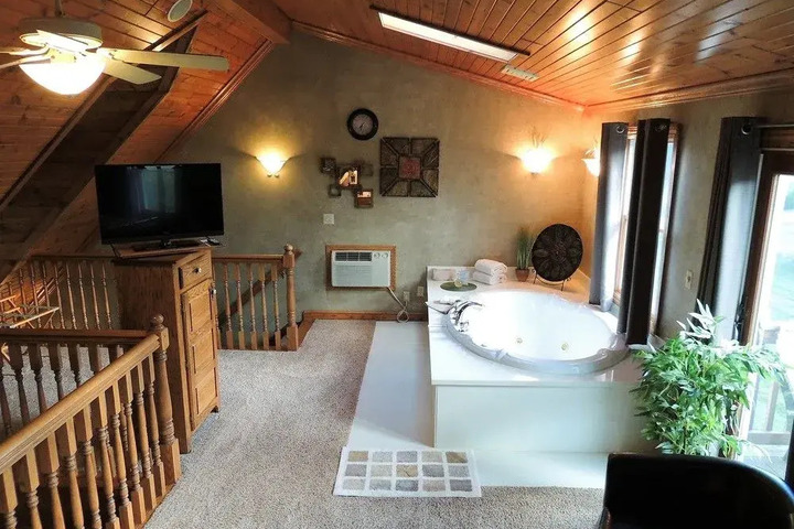 DONNAS PREMIER LODGING
