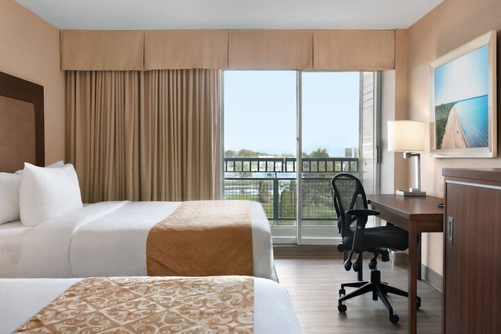 Ramada by Wyndham Belleville Harbourview Conference Centre