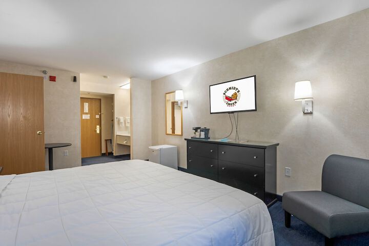 Room 27 of 32