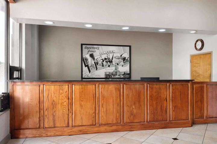 Super 8 by Wyndham Longview / North
