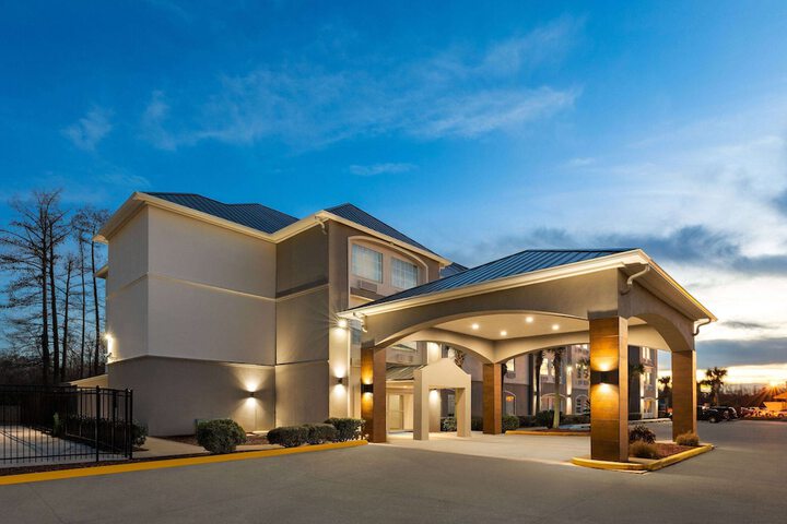 Hotel 5 of 40