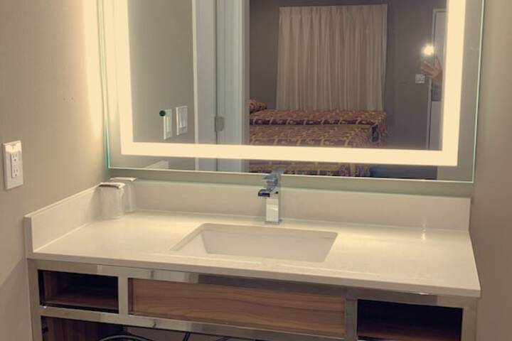 Room 10 of 20
