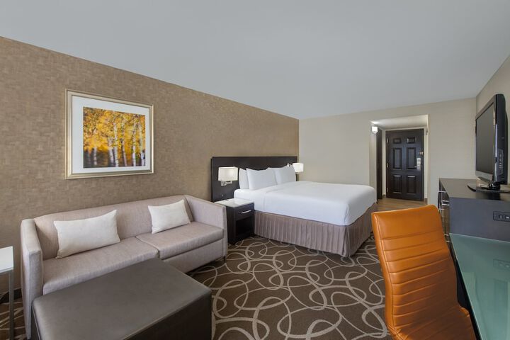 Room 46 of 82