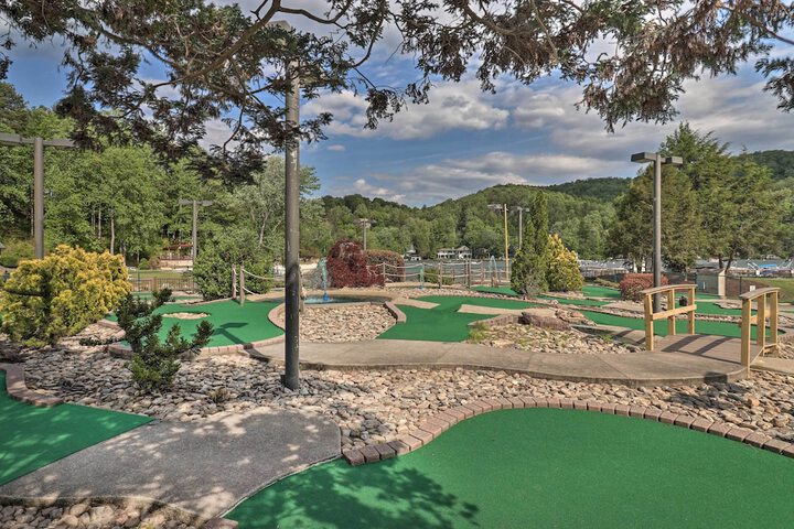 Indoor Pool & Golf Course Views: Lake Lure Condo!