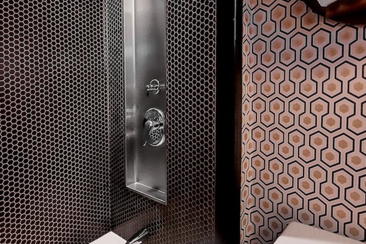 Room 23 of 82