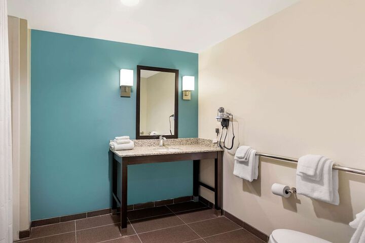 Room 14 of 32