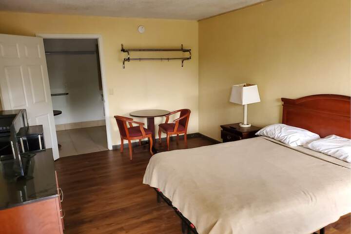 Room 3 of 17