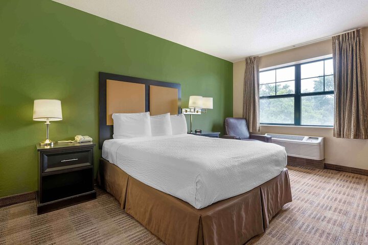 Room 15 of 26