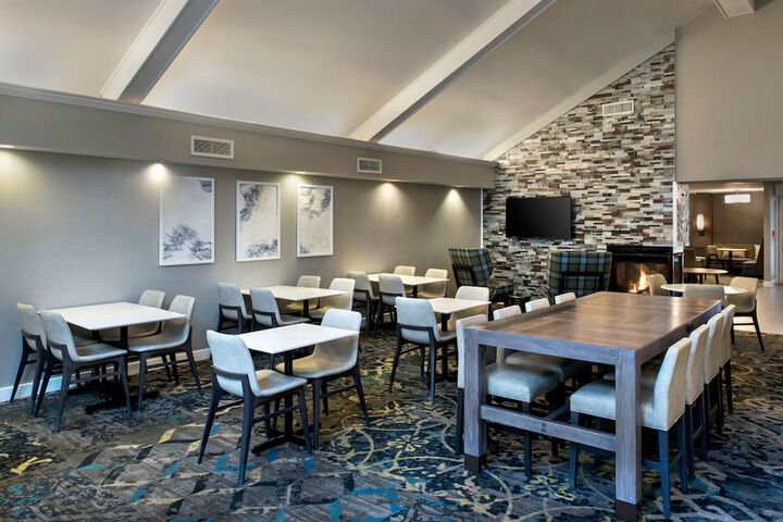Hotel Interior 11 of 28
