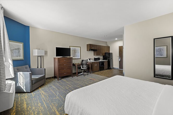 Room 33 of 46