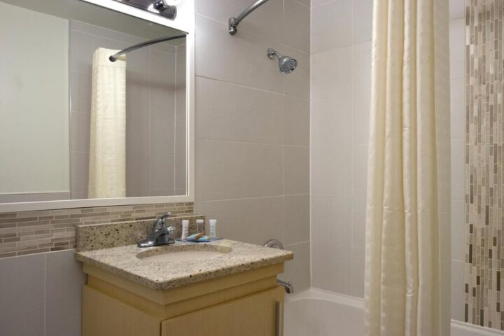RED LION INN & SUITES ABBOTSFORD