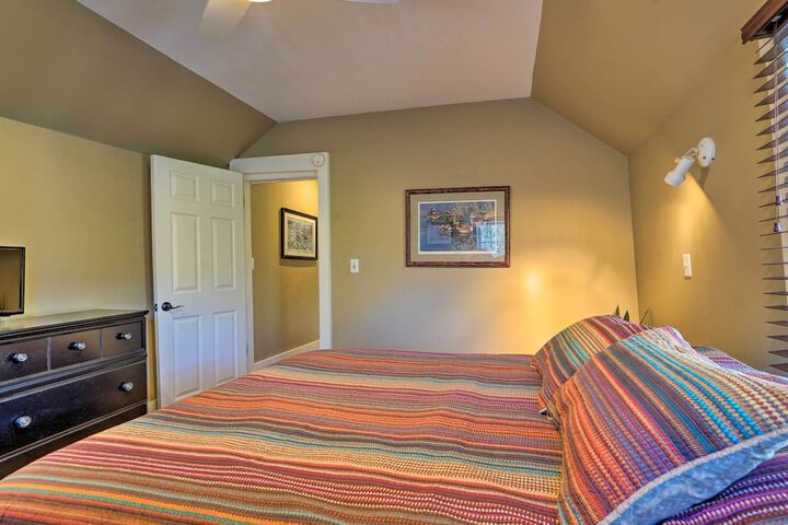 3-acre Lodge w / Snowmobile & Four-wheeling Trails