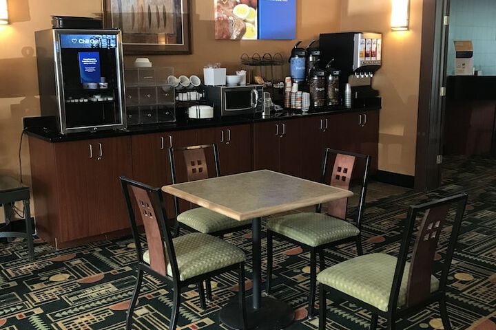 Breakfast/Coffee Service 36 of 42
