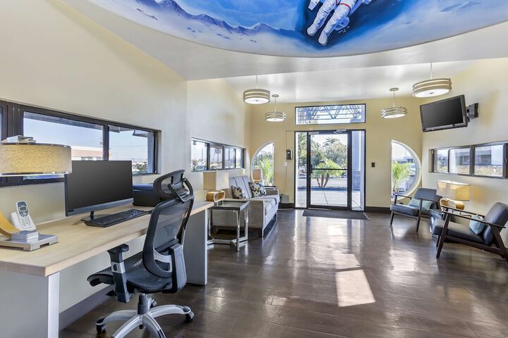 Best Western Space Age Lodge