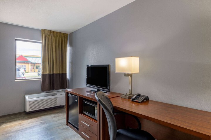 Room 16 of 43