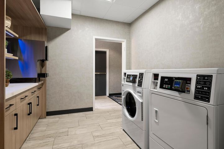 Hampton Inn & Suites Dallas-DFW ARPT W-SH 183 Hurst