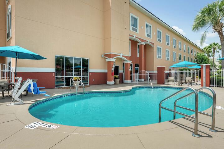 Pool 2 of 27