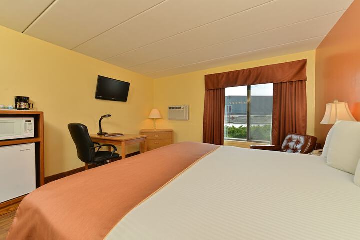Room 7 of 28