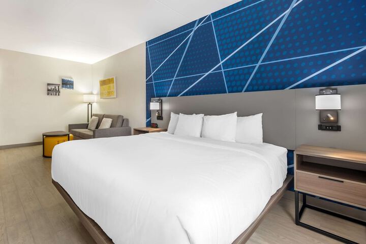 Comfort Suites Louisville Airport