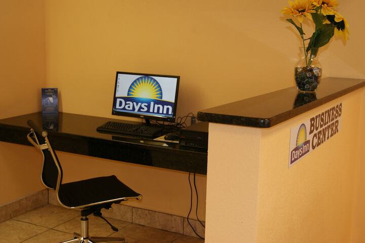 Days Inn by Wyndham Shelby