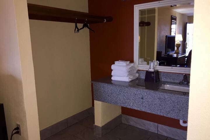 Executive Inn