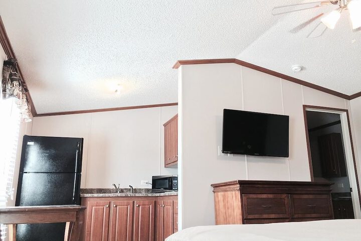 Room 6 of 12