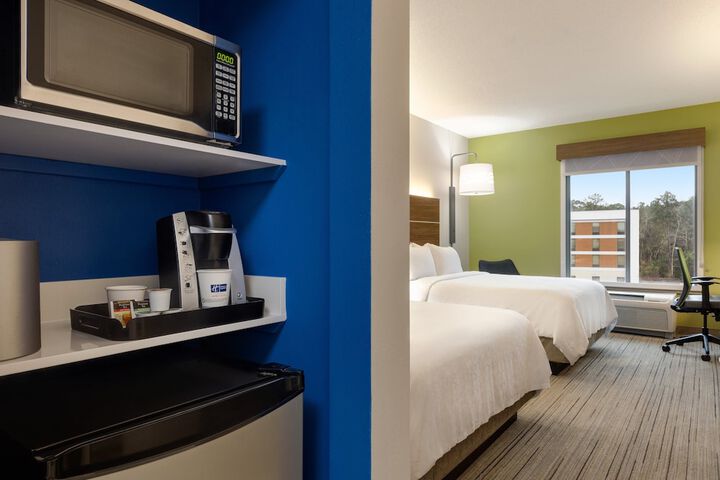 Holiday Inn Express Hotel and Suites of Opelika / Auburn by IHG