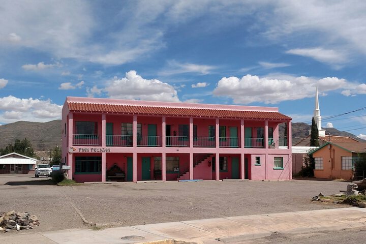 Hotel 2 of 286