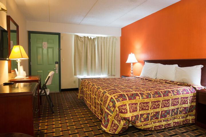 Room 23 of 46