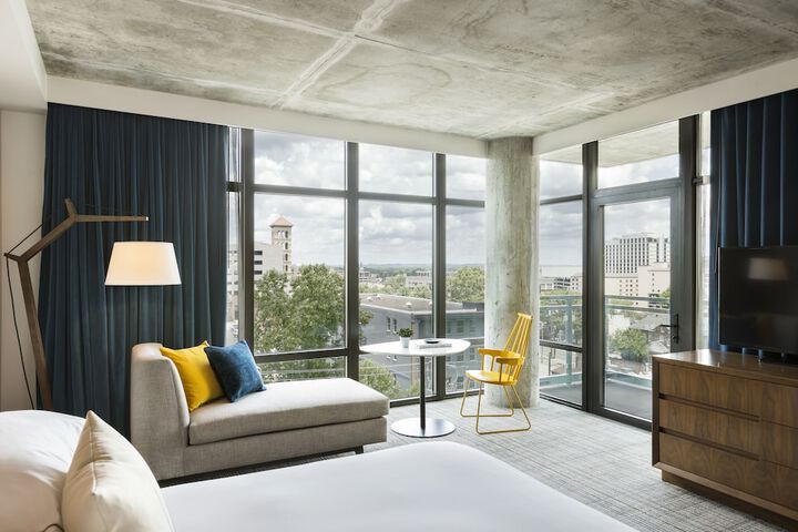 Room 21 of 124