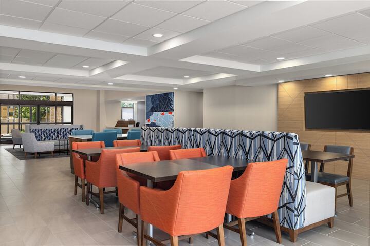 Holiday Inn Express Fayetteville – Fort Bragg by IHG