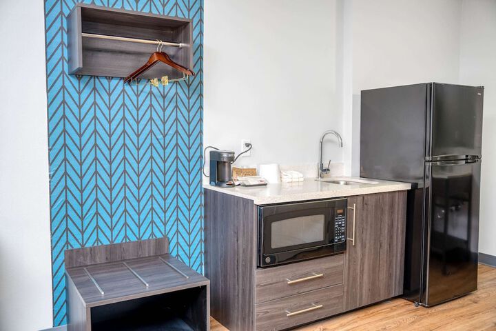 Studio 6 Suites – Stockton CA – Waterfront