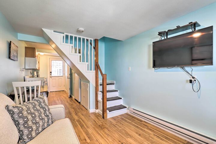 Seaside Escape w / Porch + Direct Beach Access