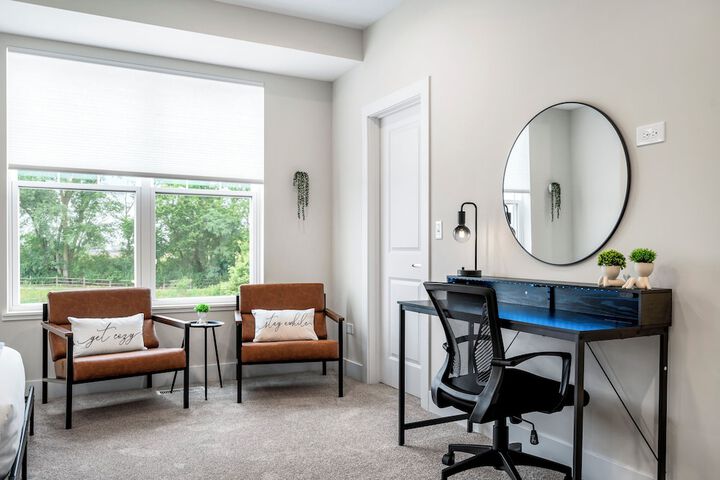 Spacious 4BR Warrenville Home- Rep 1