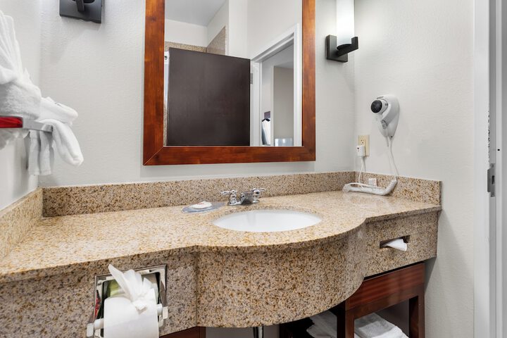 Comfort Inn & Suites Augusta West Near Fort Gordon