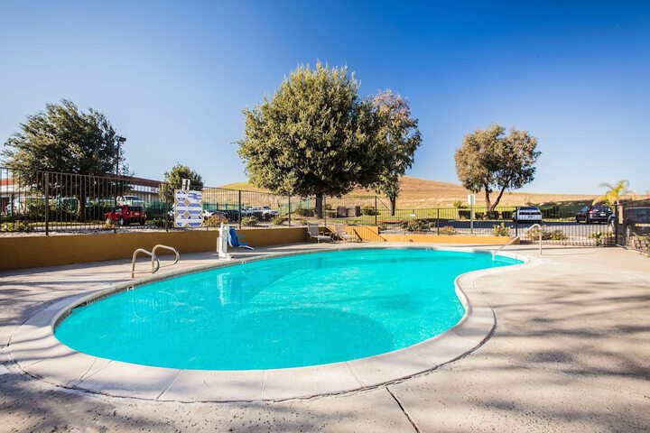 Pool 4 of 19
