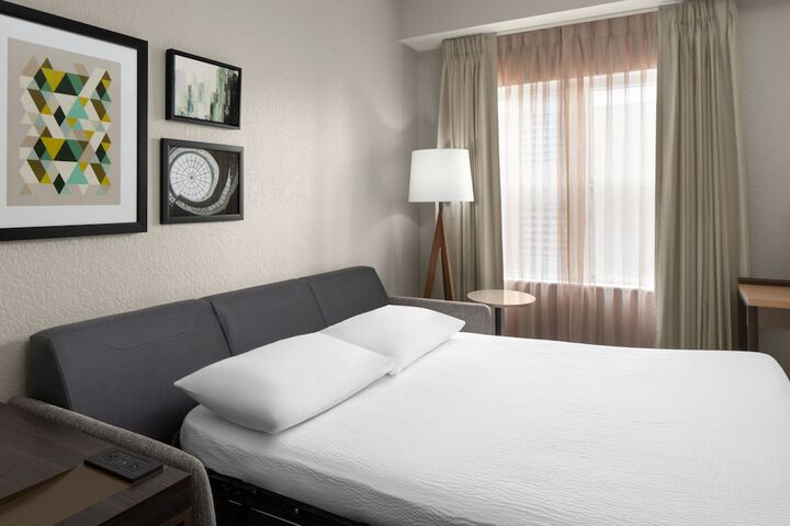 Room 32 of 44