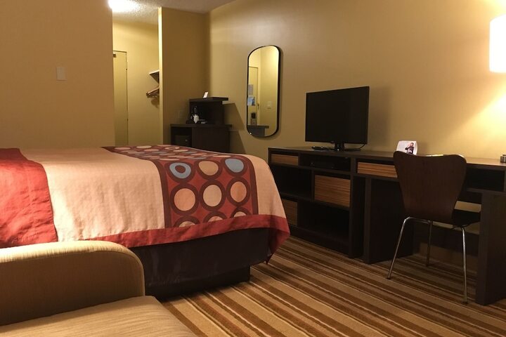 Room 28 of 32