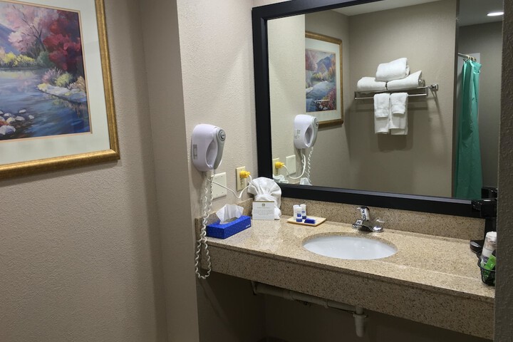 Room 5 of 27