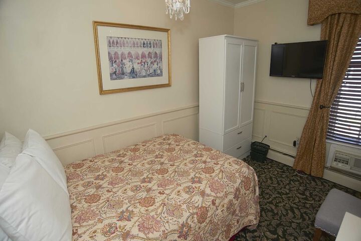 Room 162 of 183
