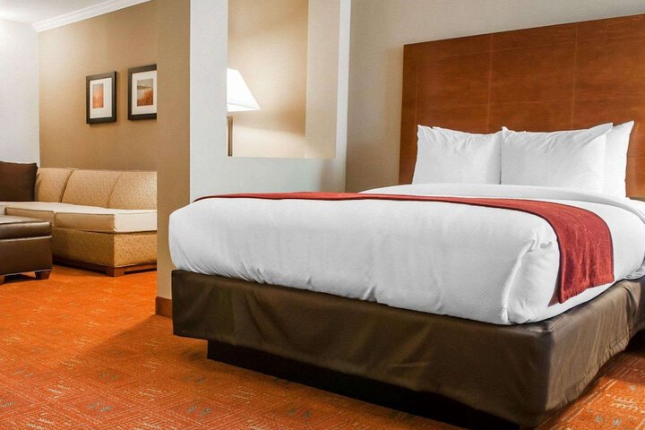 Comfort Suites Farmington