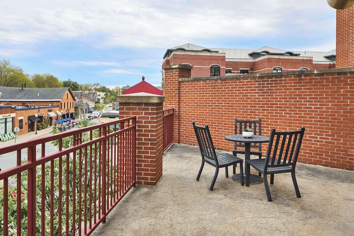Hampton Inn & Suites Saratoga Springs Downtown