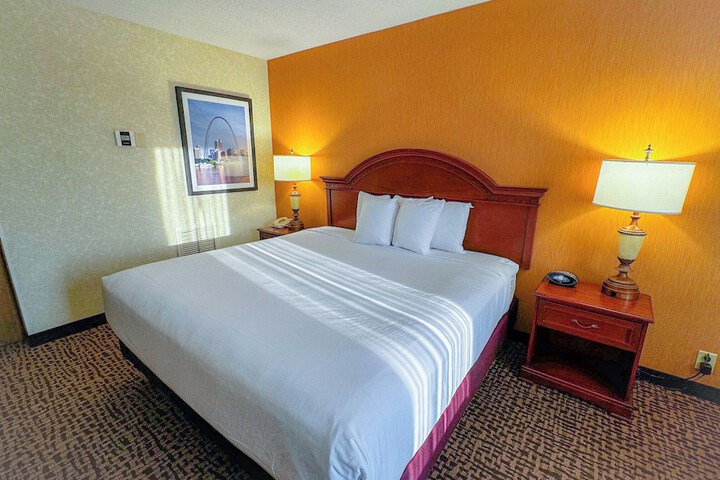 Room 18 of 21